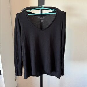 American Eagle Black V-Neck Women's Top